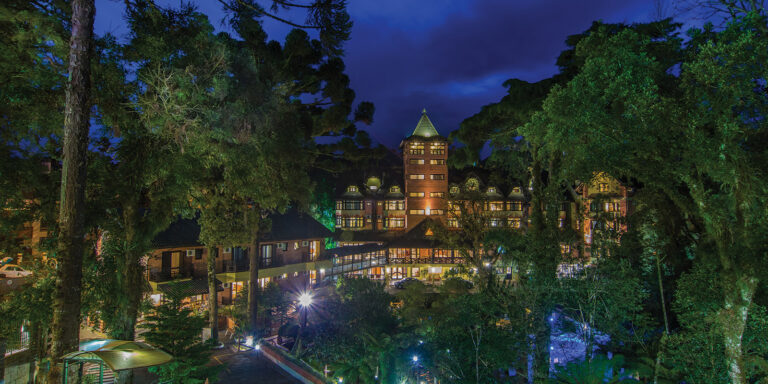 Fachada Hostel Recanto da Serra, no centro de Gramado